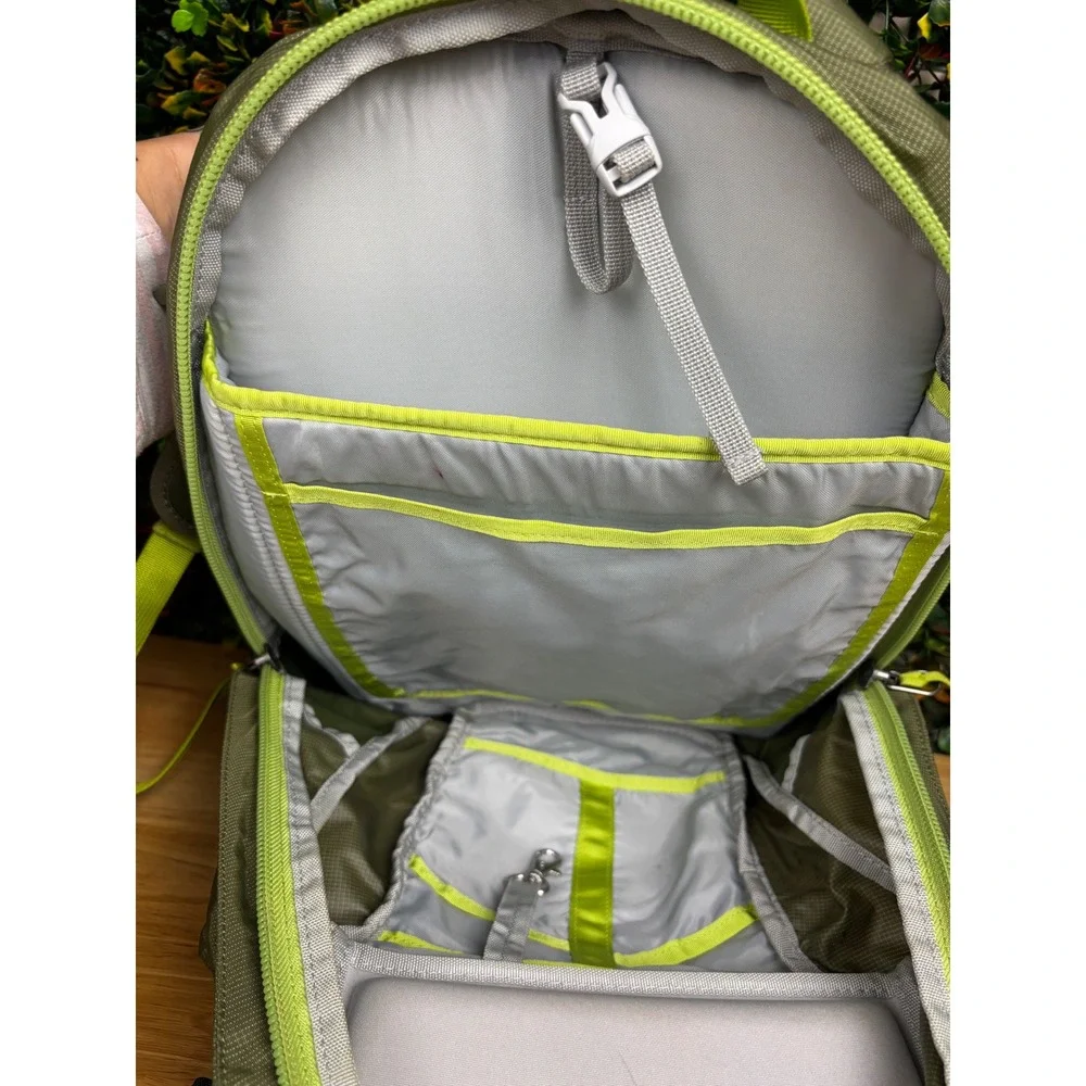 Thule Enroute Triumph 2 Backpack Daypack Olive Green Lime Ripstop Nylon Bag